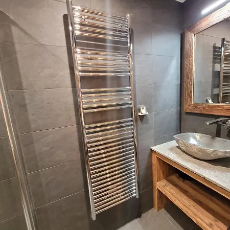 De Charme Au Centre Des Gets, Proche Pistes, 8 Pers - Moderne Et Equipe - Fr-1-598-150